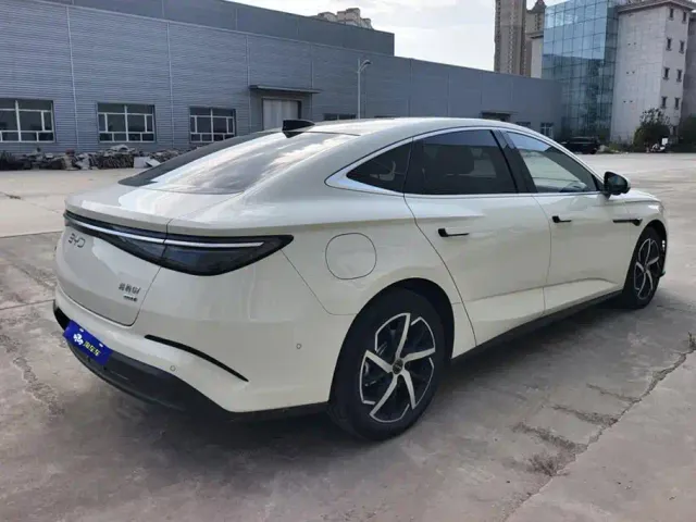 BYD Seal 07 DM-i — Фото автомобиля 3