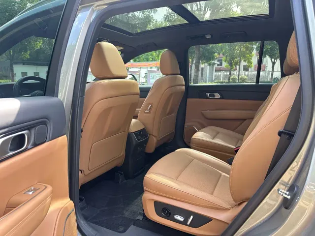 Li Auto ONE — Фото автомобиля 5