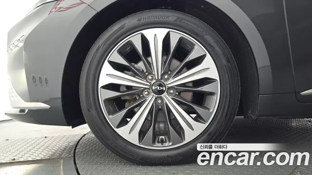 Kia K8 Signature — Фото автомобиля 3