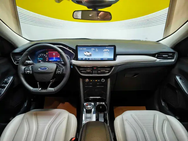 Ford Escape — Фото автомобиля 7