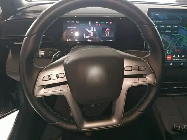 BYD Qin L — Фото автомобиля 10