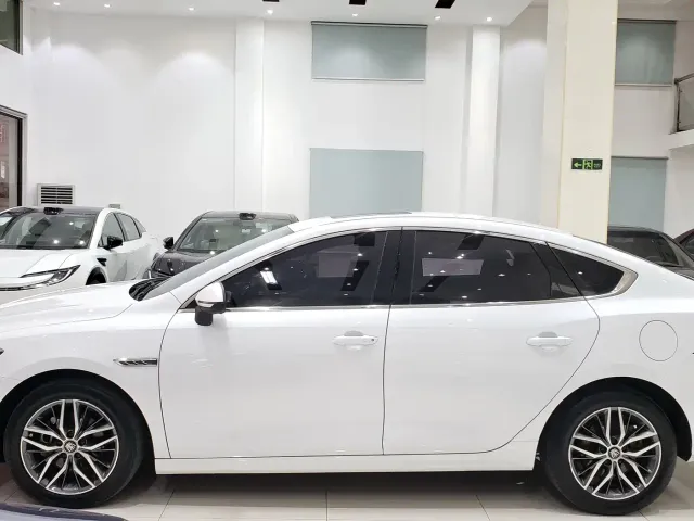 BYD Qin PLUS — Фото автомобиля 13