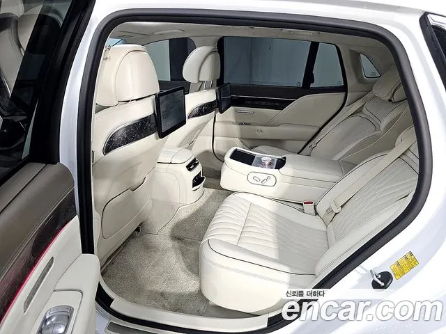 Genesis G90 Бензин 3.5 турбо AWD — Фото автомобиля 11