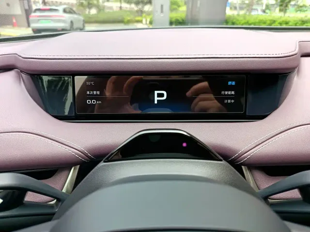 Xiaomi SU7 — Фото автомобиля 16