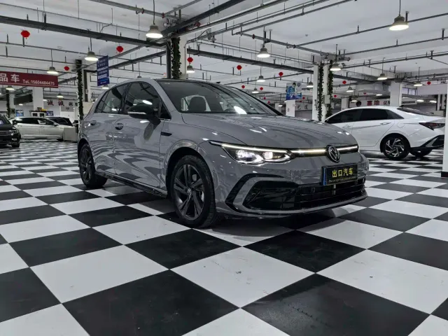 Volkswagen Golf — Фото автомобиля 3