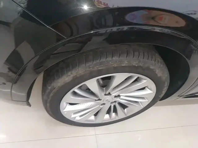 Buick Envision Plus — Фото автомобиля 22