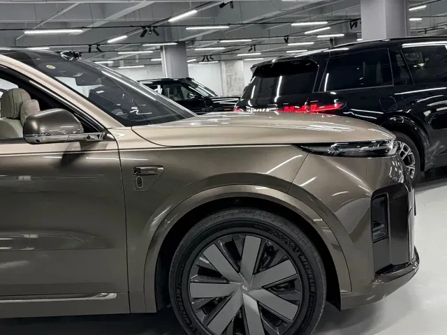 Li Auto L9 — Фото автомобиля 3