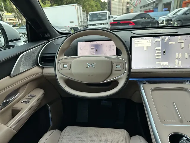 Xpeng G9 — Фото автомобиля 18