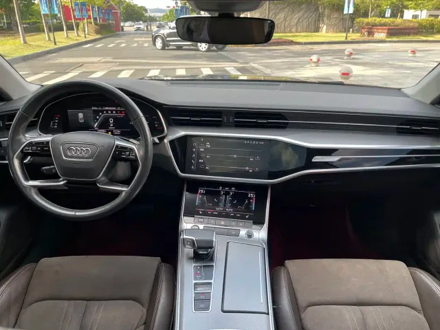Audi A7L — Фото автомобиля 17