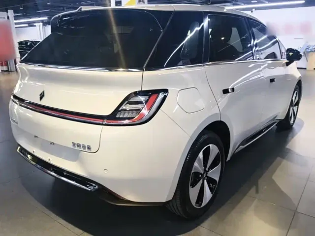 Baojun Cloud — Фото автомобиля 6