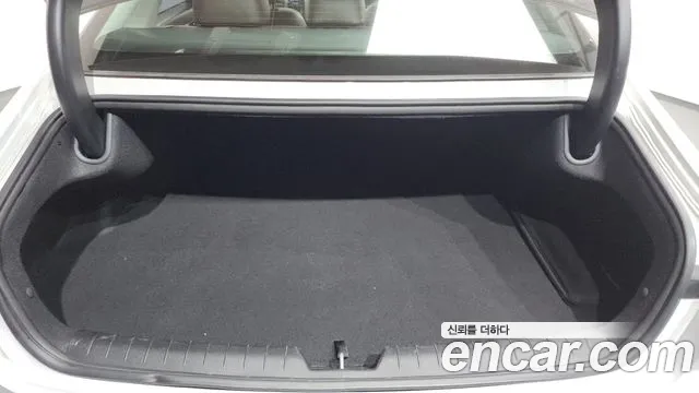 Hyundai Grandeur Grandeur (GN7) — Фото автомобиля 16