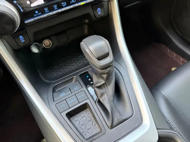 Toyota RAV4 — Фото автомобиля 18