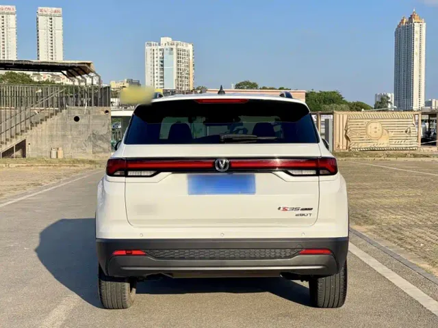 Changan CS35 Plus — Фото автомобиля 11
