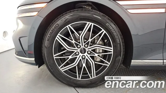 Genesis G90 Бензин 3.5 турбо AWD — Фото автомобиля 5
