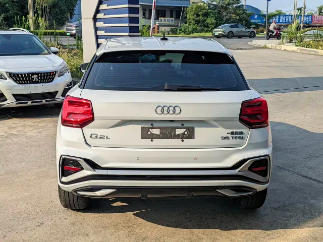 Audi Q2L — Фото автомобиля 7