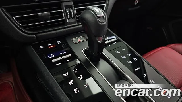 Porsche Macan — Фото автомобиля 9