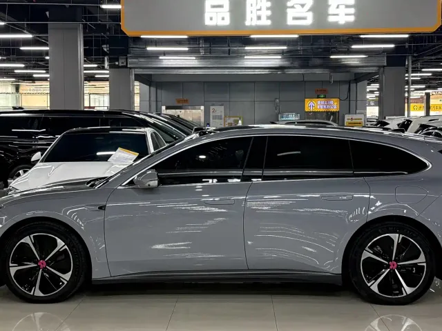 Nio ET5 Touring — Фото автомобиля 4