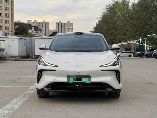 IM Motors LS6 — Фото автомобиля 2
