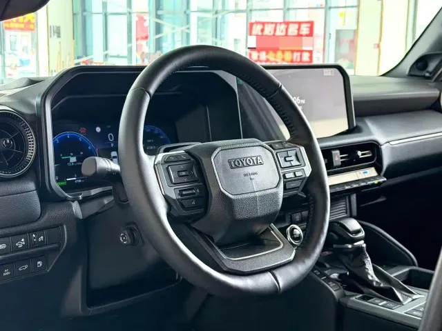 Toyota Prado — Фото автомобиля 14