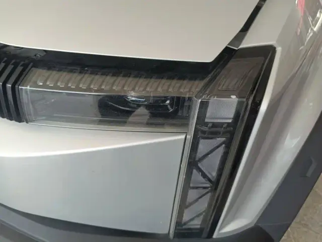 iCAR iCAR 03 2024 Model 472km AWD Long Range Smart Premium Edition — Фото автомобиля 5