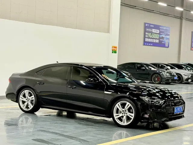 Audi A7L — Фото автомобиля 3