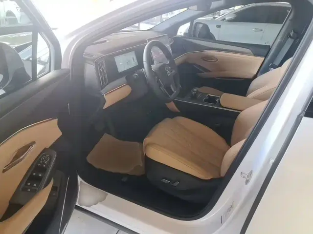 BYD Song L DM-i — Фото автомобиля 15
