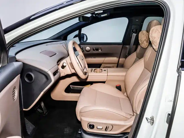 Li Auto i6 — Фото автомобиля 9