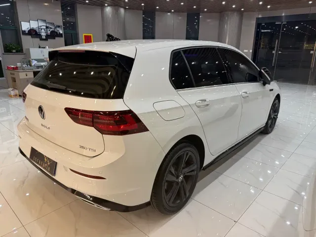 Volkswagen Golf — Фото автомобиля 7