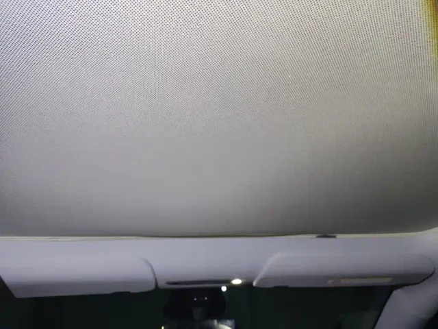Tesla Model Y — Фото автомобиля 19