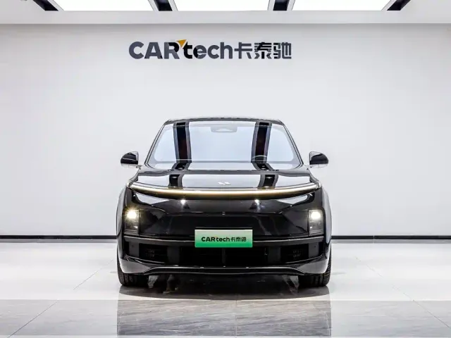 Li Auto L8 — Фото автомобиля 5