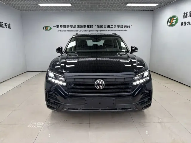 Volkswagen Touareg — Фото автомобиля 3