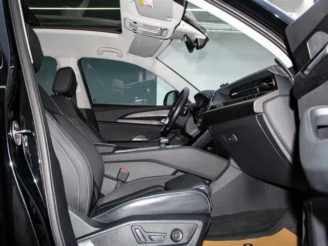 Audi Q6 — Фото автомобиля 17