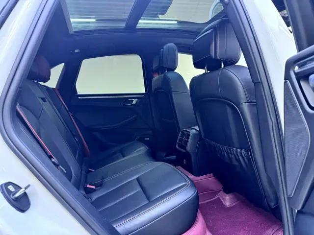 Porsche Macan — Фото автомобиля 13