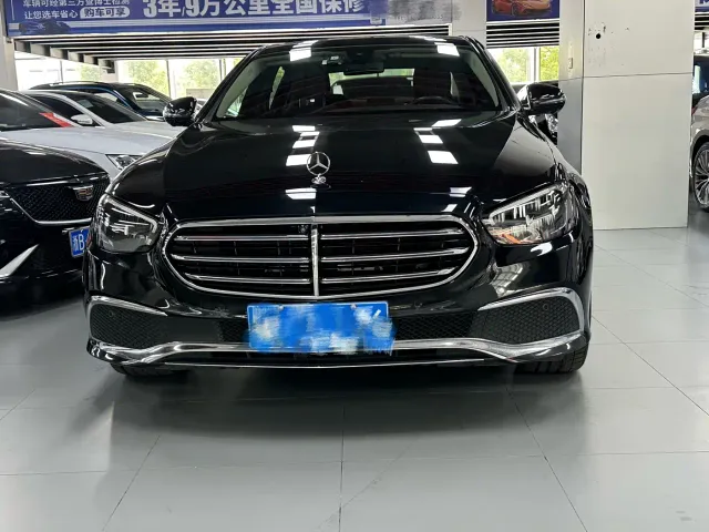 Mercedes-Benz E-Class — Фото автомобиля 2