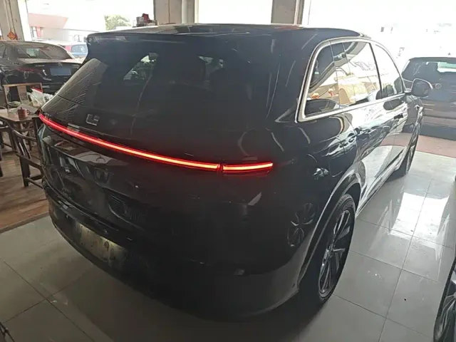 Li Auto L7 — Фото автомобиля 6