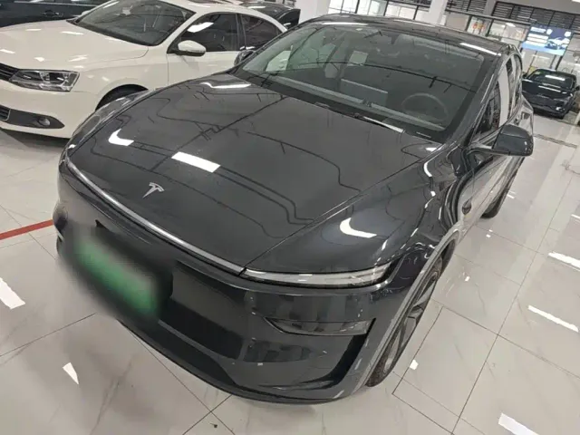 Фотография автомобиля — Tesla Model Y