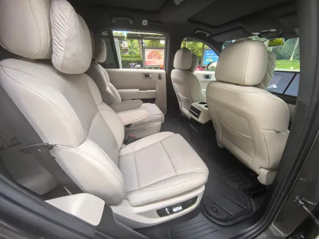 Li Auto L8 — Фото автомобиля 13