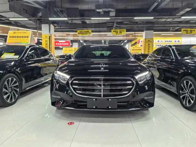 Mercedes-Benz E-Class — Фото автомобиля 2