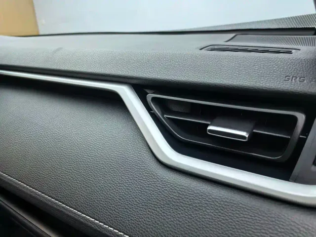 Toyota RAV4 — Фото автомобиля 15