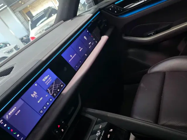 Porsche Macan EV — Фото автомобиля 14