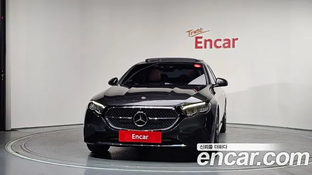 Mercedes-Benz E-Class — Фото автомобиля 3