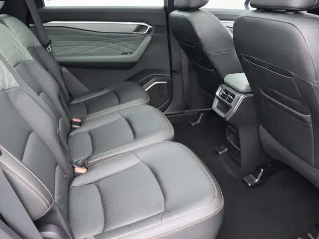 Geely Haoyue L — Фото автомобиля 12