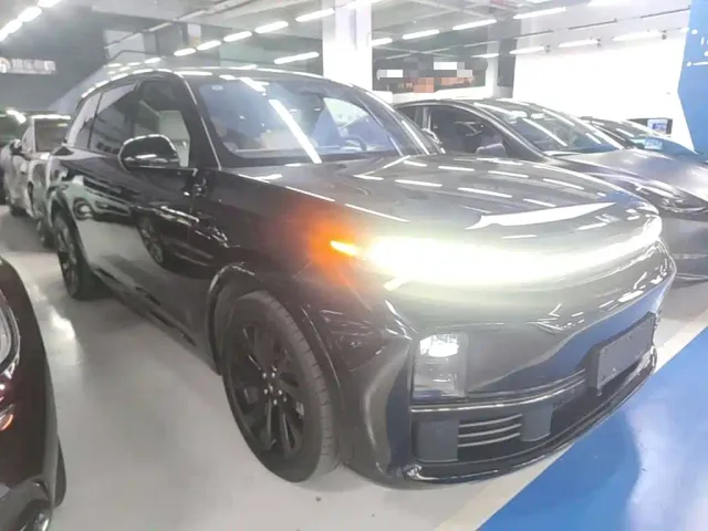 Li Auto L7 — Фото автомобиля 3