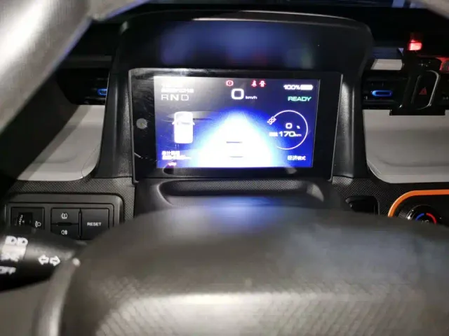 Wuling Hongguang Mini EV — Фото автомобиля 12
