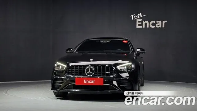 Mercedes-Benz E-Class — Фото автомобиля 2