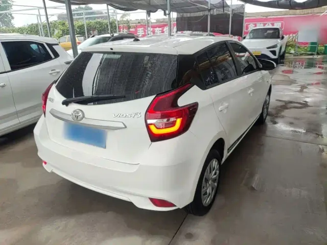 Toyota Vios FS — Фото автомобиля 6