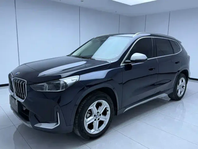 Фотография автомобиля — BMW X1