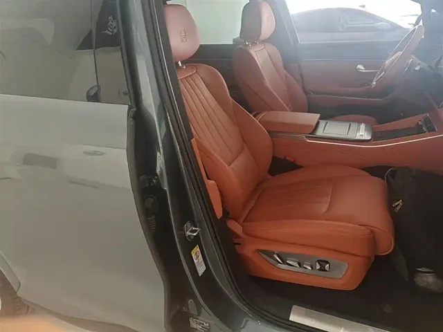BYD Tang L — Фото автомобиля 24