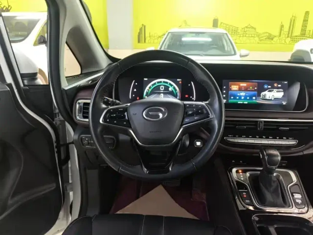 GAC Trumpchi M6 — Фото автомобиля 10