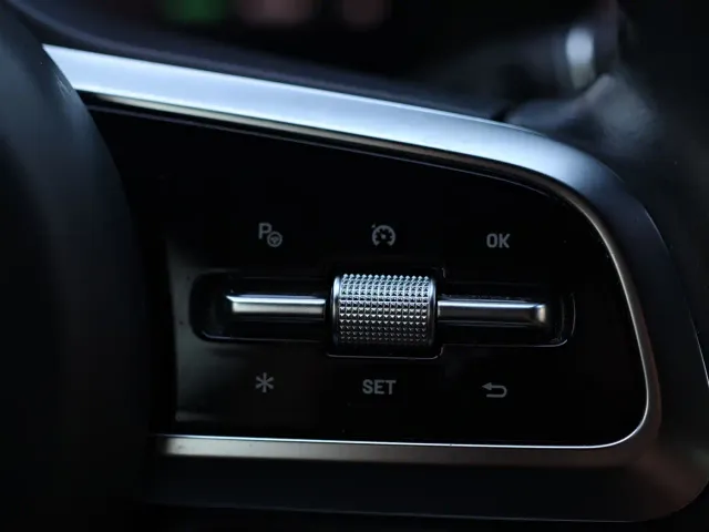 Li Auto ONE — Фото автомобиля 11